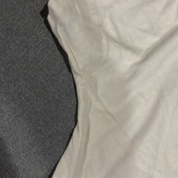 Peanuts Charlie Brown and the Gang Beige Crop top - Picture 8 of 8